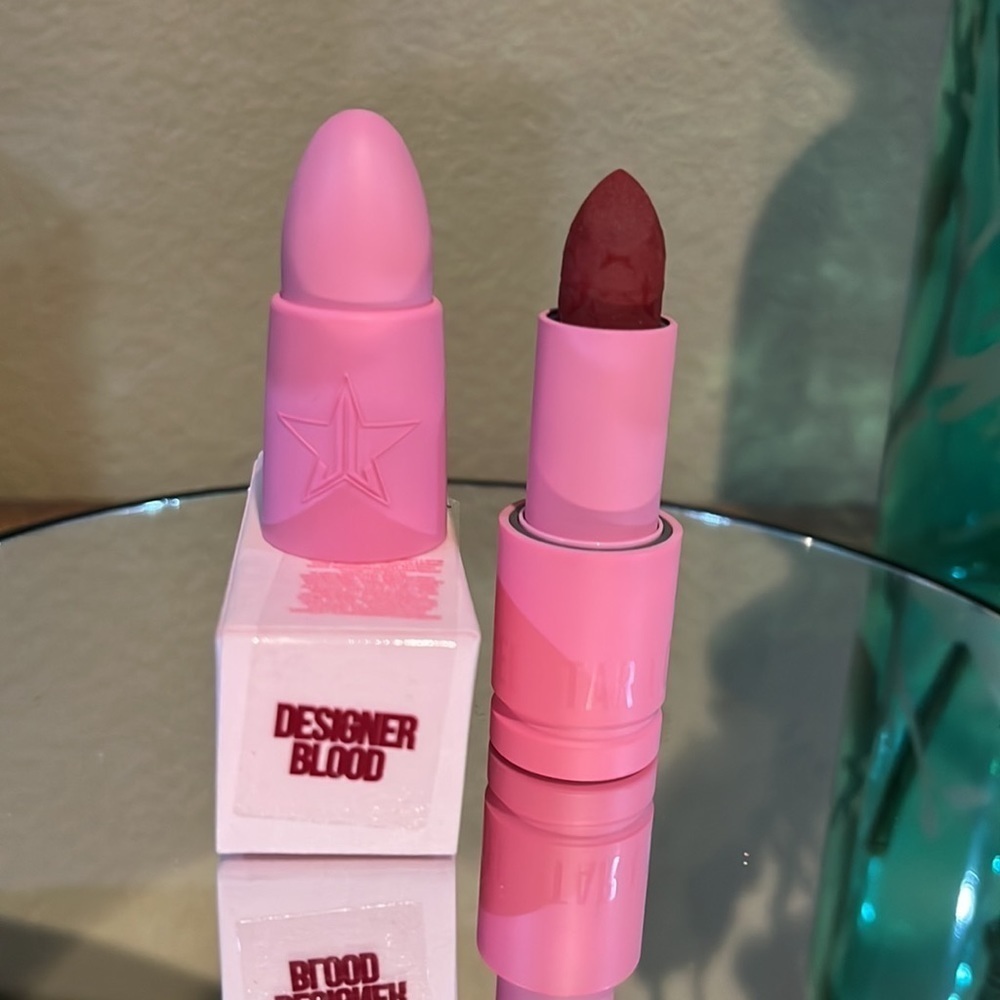 Jeffree Star Velvet Trap lipstick in color Designer Blood. New!